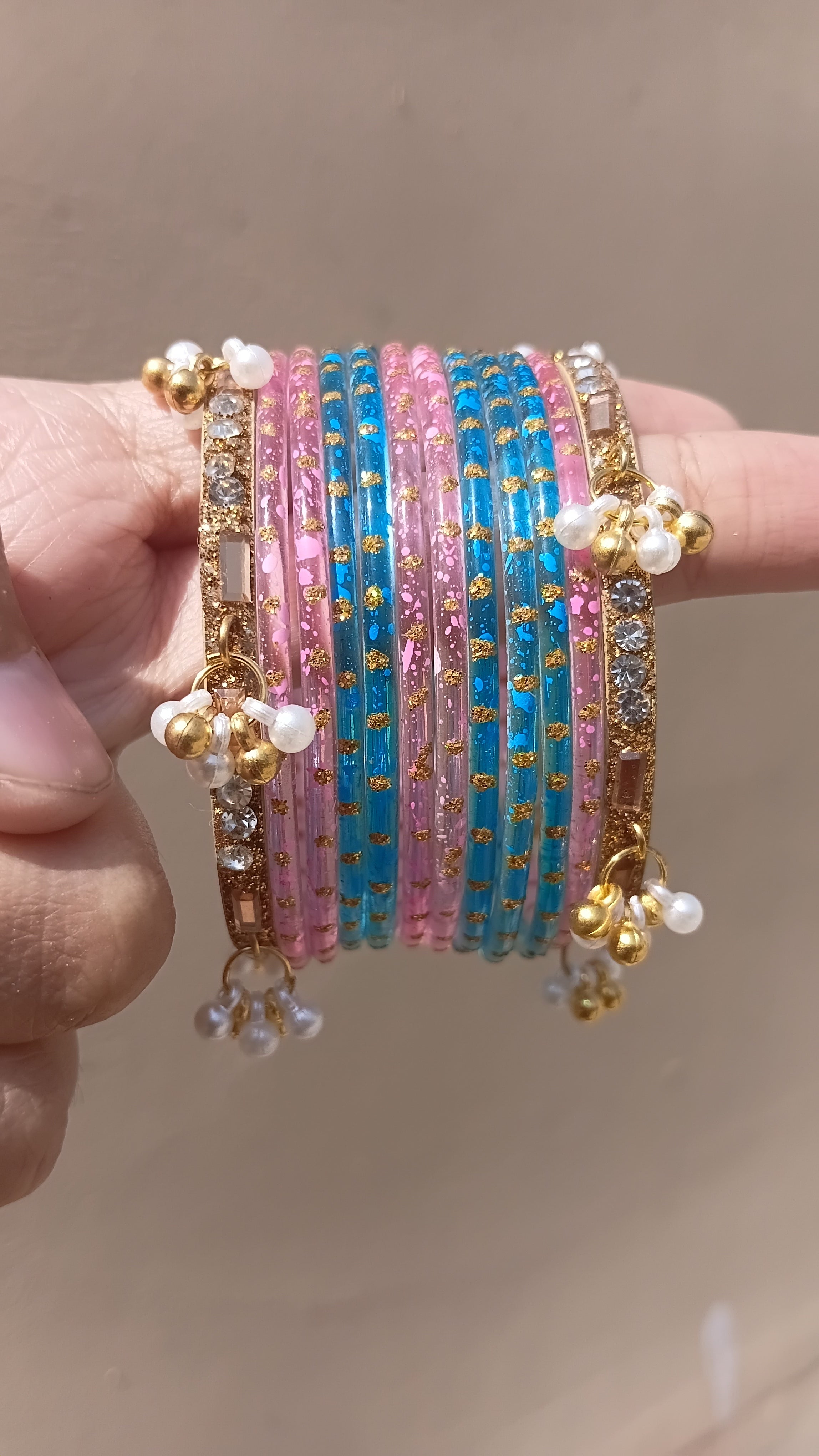 Glitter sparkling ✨️ with 2 karas