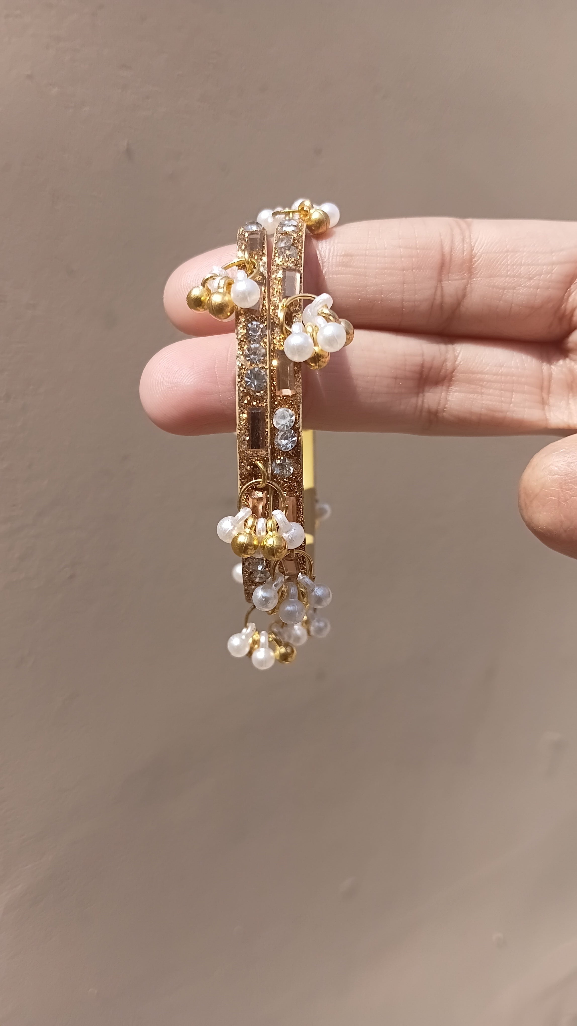 Glitter sparkling ✨️ with 2 karas